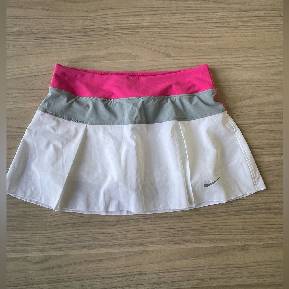 Nike Women's Skirt in Pink, Gray, and White